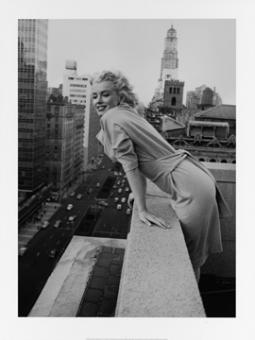 Feingersh Ed - Marilyn Monroe on the Ambassador 